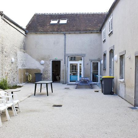 Fontaineblhostel Hostel & Camping Near Fontainebleau La Chapelle-la-Reine Ngoại thất bức ảnh